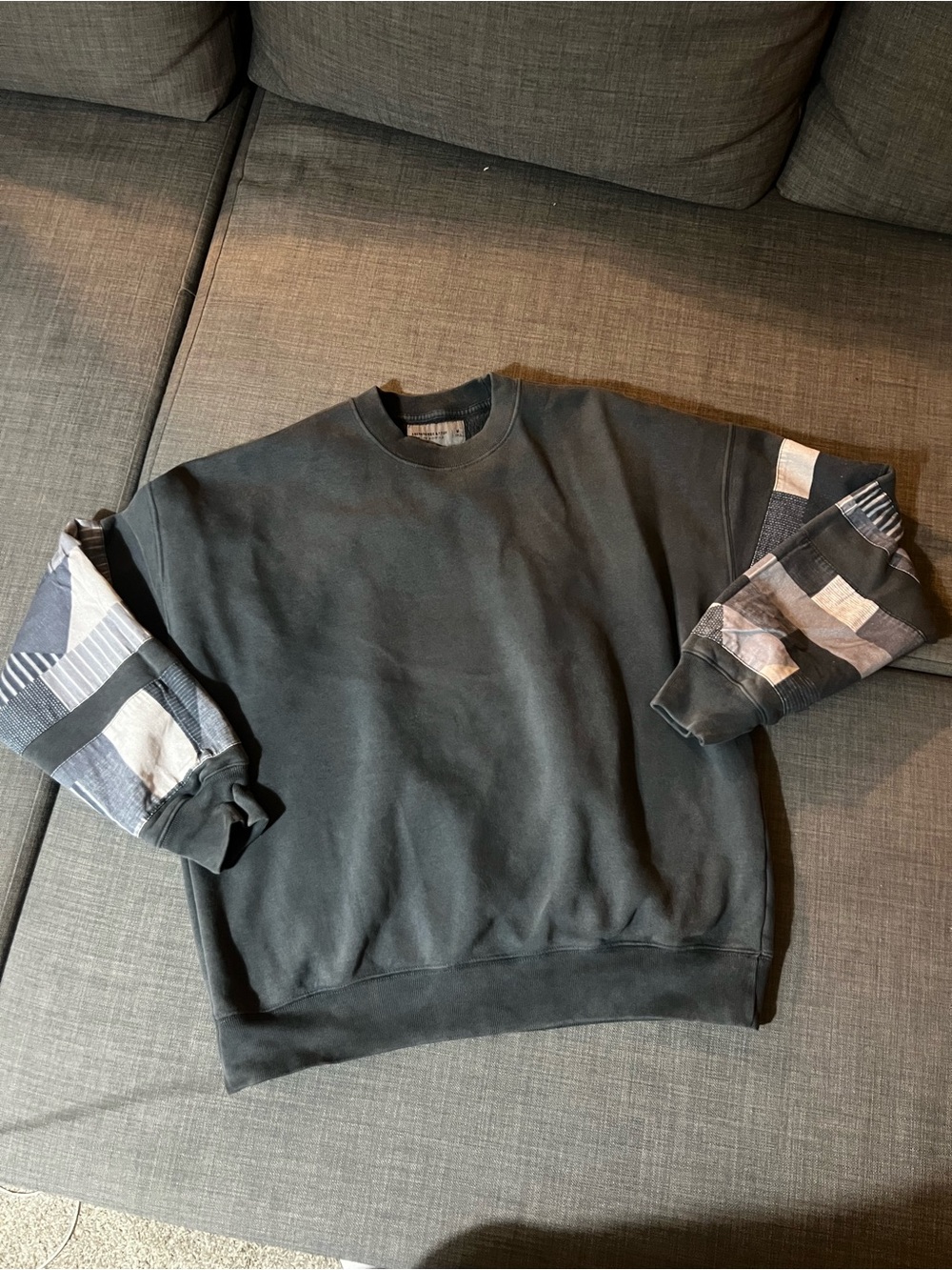 Abercrombie & Fitch Black Crewneck Sweater with Patchwork Blue-Gray Sleeves